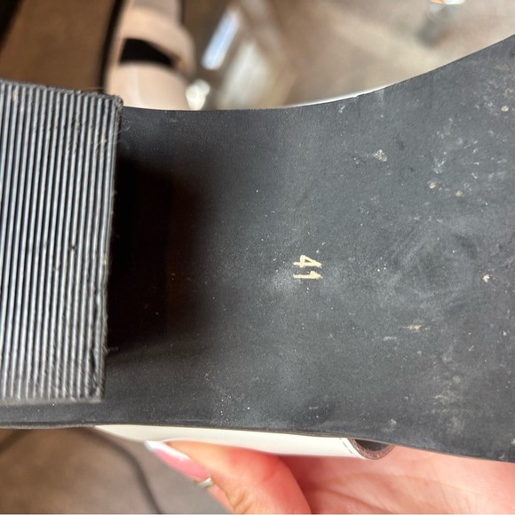 Black White Mules Sleek Modern Design - Picture 5 of 5